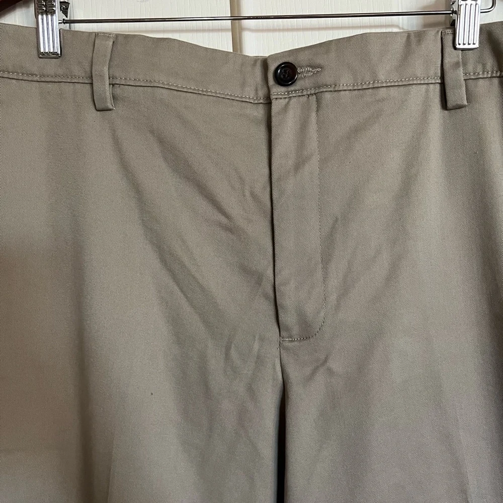 Dockers easy‎ khaki classic fit stretch pants no wrinkles size 40x30 NEW!